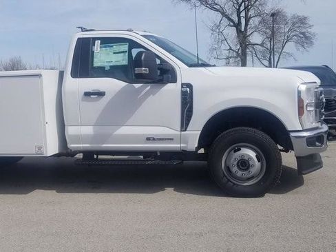 New 2025 Ford F350 XL w/ XL Chrome Package image 3