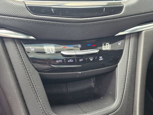Used 2022 Cadillac XT6 Luxury AWD/4WD image 14