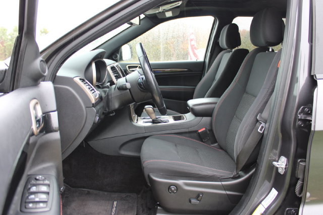 Used 2016 Jeep Grand Cherokee Laredo 75th Anniversary AWD/4WD image 10