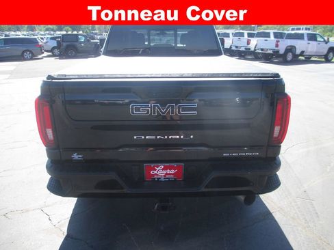 Used 2021 GMC Sierra 2500 Denali w/ Denali Black Diamond Edition AWD/4WD image 8