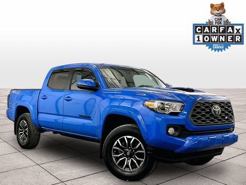 Used 2020 Toyota Tacoma TRD Sport w/ Technology Package AWD/4WD image 2