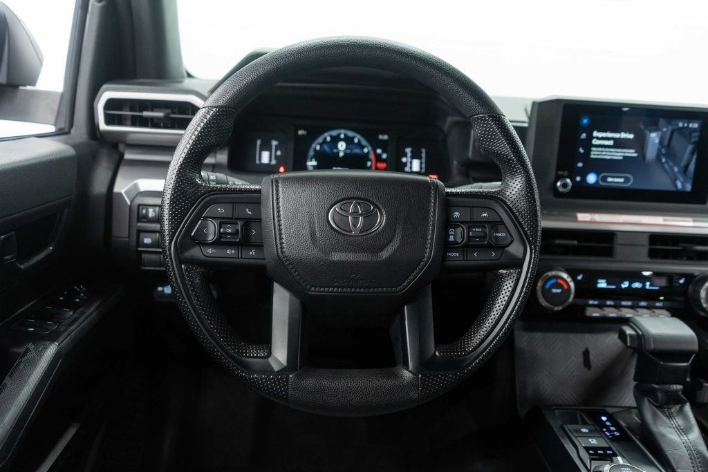 Used 2025 Toyota Tacoma SR5 AWD/4WD image 15