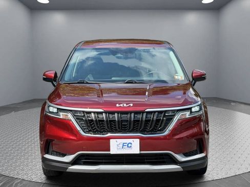 Used 2023 Kia Carnival LX FWD image 2