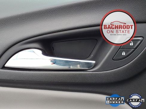 Used 2020 Chevrolet Equinox LS image 15