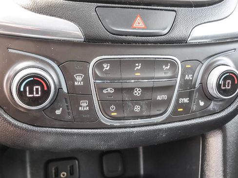 Used 2018 Chevrolet Equinox LT w/ Sun & Infotainment Package FWD image 25