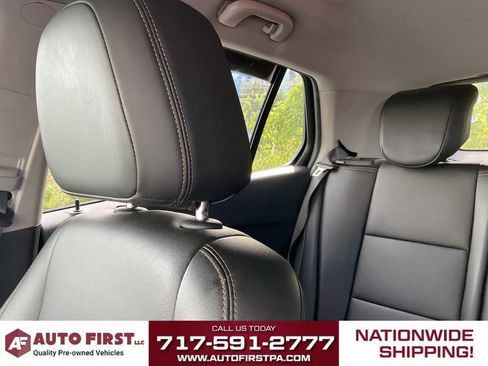 Used 2022 Chevrolet Trax LT w/ Premium Seat Package AWD/4WD image 18