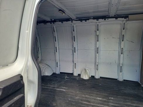 Used 2022 Chevrolet Express 3500 Work Van w/ Driver Convenience Package image 17