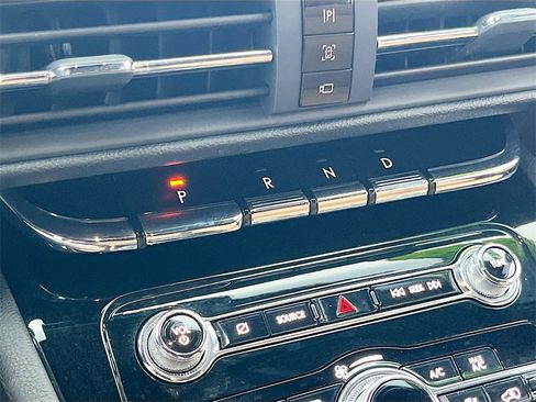 Used 2021 Lincoln Corsair Reserve image 17