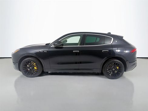 Used 2023 Maserati Grecale GT image 2