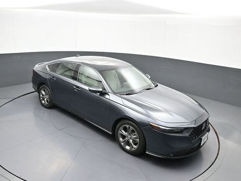 Certified 2024 Honda Accord EX image 37