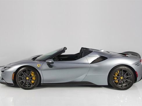 Used 2023 Ferrari SF90 Spider AWD/4WD image 5