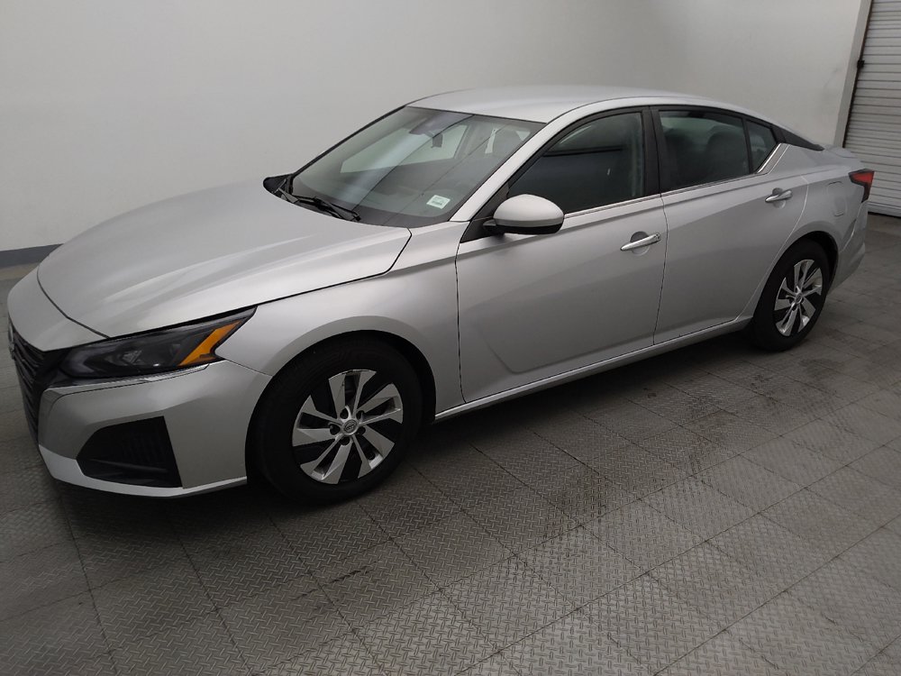 Used 2023 Nissan Altima 2.5 S FWD image 2