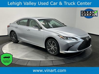 Used 2025 Lexus ES 300h w/ Premium Package