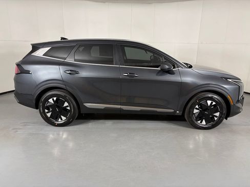 New 2026 Kia Sportage LX FWD image 9