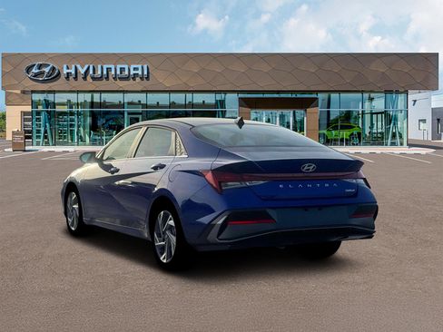 New 2026 Hyundai Elantra Limited image 5