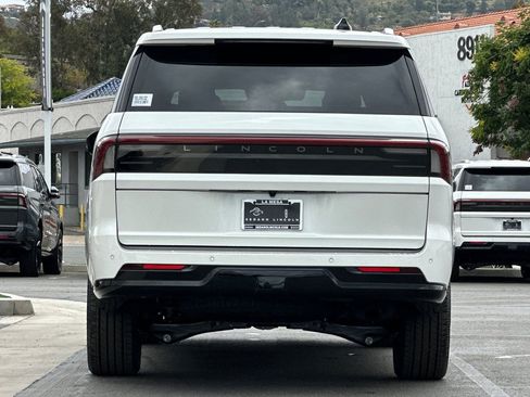 New 2026 Lincoln Navigator L Black Label AWD/4WD image 4
