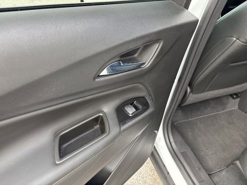 Used 2022 Chevrolet Equinox Premier image 17