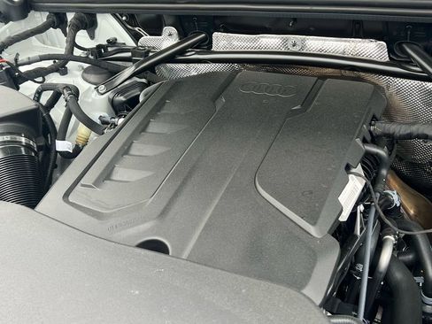 Certified 2025 Audi Q5 Premium AWD/4WD image 10