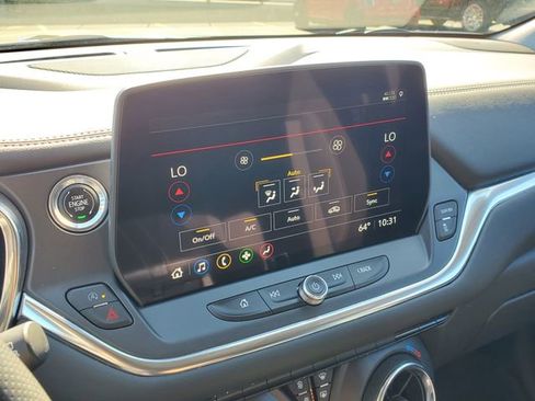 Certified 2024 Chevrolet Blazer LT w/ Convenience Package FWD image 32