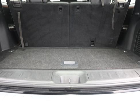 Used 2017 Nissan Pathfinder Platinum w/ Midnight Edition Package FWD image 9