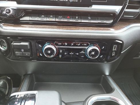 Used 2023 GMC Sierra 1500 Elevation w/ Preferred Package image 17