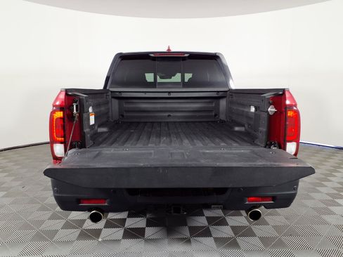Used 2024 Honda Ridgeline Black Edition image 8
