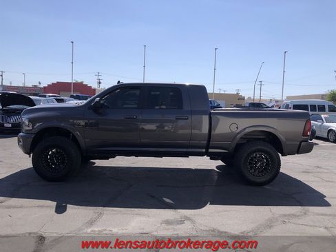 Used 2018 RAM 2500 Laramie w/ Sport Appearance Group AWD/4WD image 6