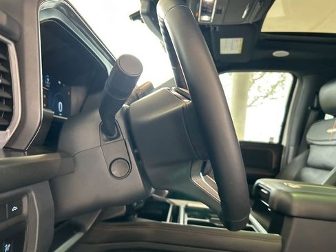 Used 2024 Ford F350 Platinum image 43