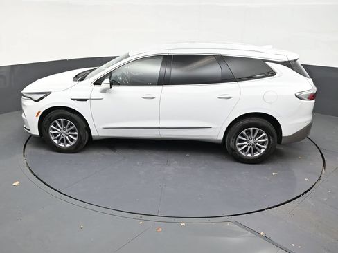 Used 2023 Buick Enclave Essence FWD image 14