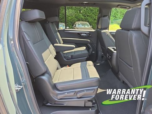 New 2026 Chevrolet Suburban RST w/ RST Capability Package AWD/4WD image 17