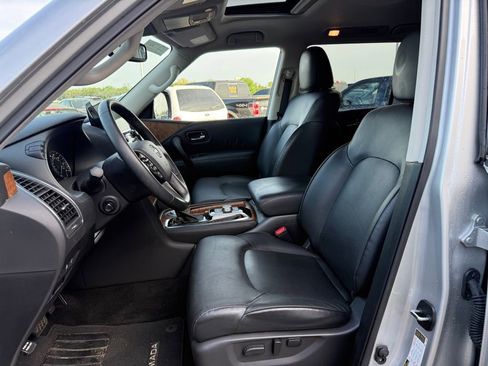 Used 2024 Nissan Armada SL w/ Captain's Chairs Package image 5