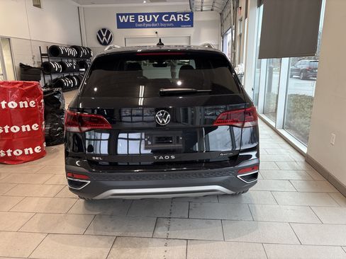 Used 2024 Volkswagen Taos SEL image 5