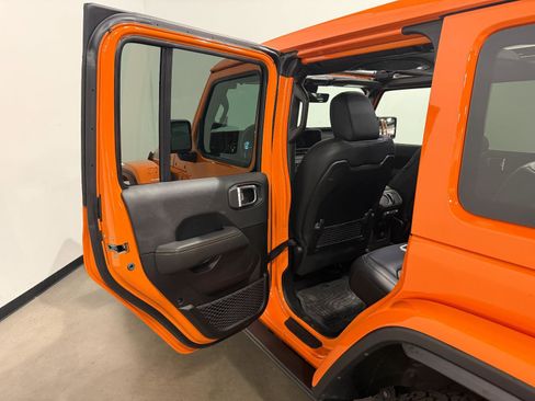 Used 2025 Jeep Wrangler Unlimited Rubicon 392 AWD/4WD image 32