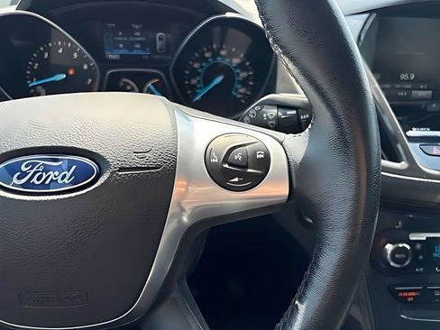 Used 2015 Ford Escape Titanium FWD image 19