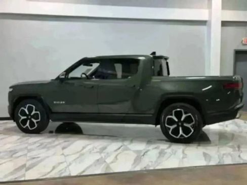 Used 2022 Rivian R1T Adventure image 9