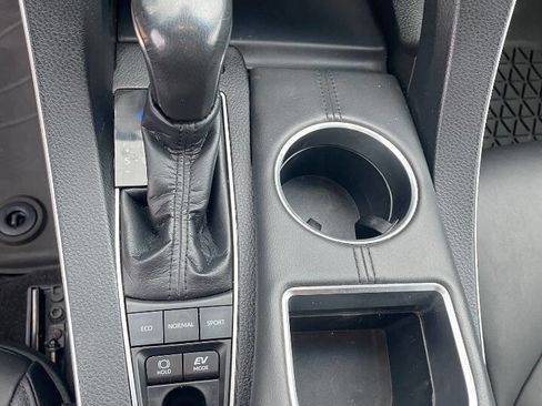 Used 2019 Toyota Avalon XLE image 14