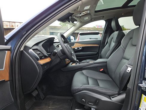 Certified 2024 Volvo XC90 B6 Plus w/ Protection Package Premier AWD/4WD image 13