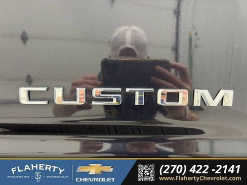 Used 2023 Chevrolet Silverado 1500 Custom image 18