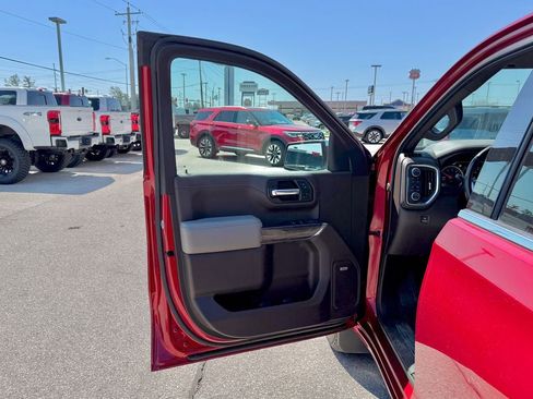 Used 2021 Chevrolet Silverado 1500 LTZ w/ Technology Package AWD/4WD image 13