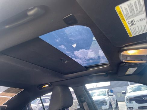 Used 2023 Dodge Charger R/T w/ Blacktop Package image 18