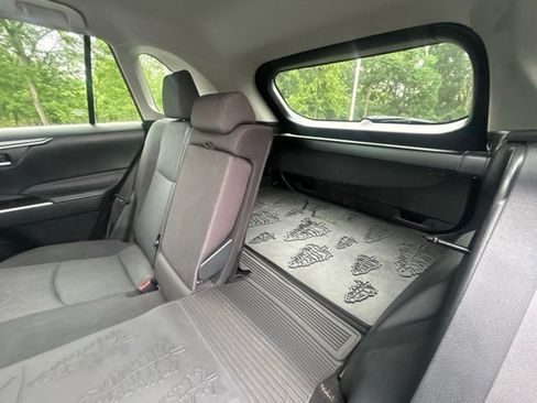 Used 2023 Toyota RAV4 AWD Hybrid image 26