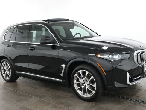 Used 2024 BMW X5 xDrive40i w/ Parking Assistance Package AWD/4WD image 6
