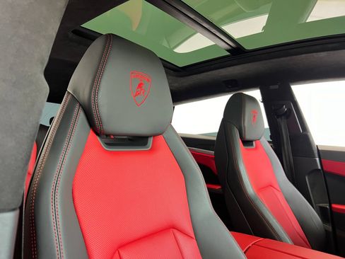 Used 2020 Lamborghini Urus AWD/4WD image 25