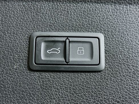 Used 2018 Audi SQ5 Premium Plus w/ S Sport Package image 31