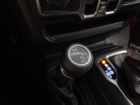 Used 2020 Jeep Gladiator Overland AWD/4WD image 19