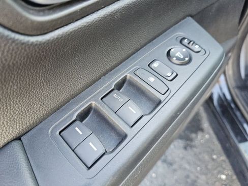 Used 2023 Honda CR-V LX image 28