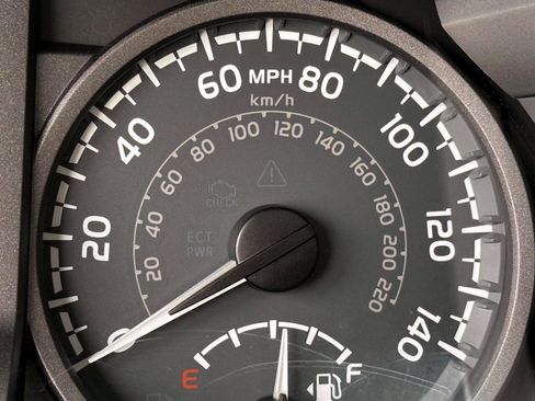 Used 2016 Toyota Tacoma TRD Sport image 28