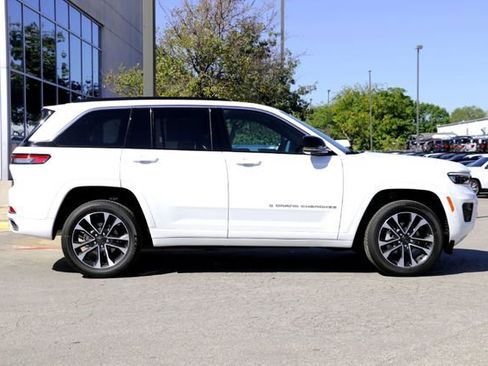 New 2025 Jeep Grand Cherokee Overland w/ Luxury Tech Group IV image 4