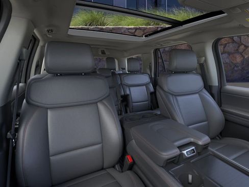 New 2025 Ford Expedition Active image 10