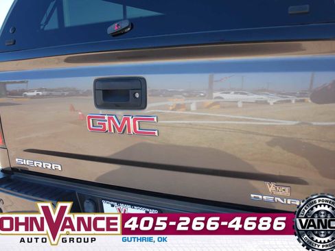 Used 2015 GMC Sierra 2500 Denali w/ Duramax Plus Package image 12